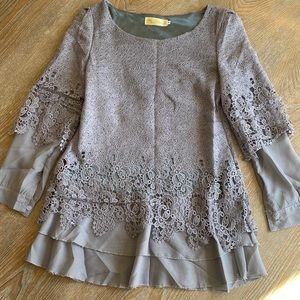 Boutique womens gray lace tulle long sleeve blouse top sz med / small